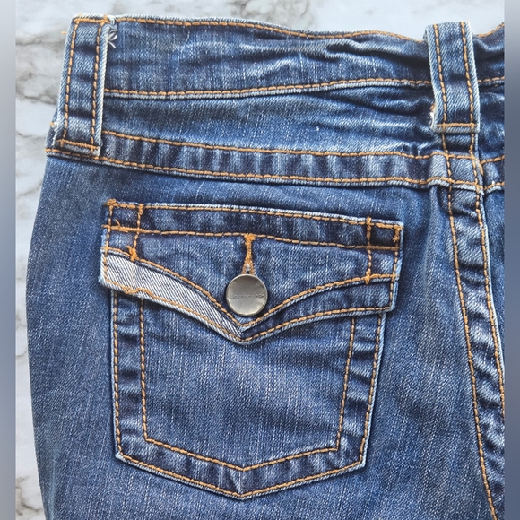 LONDONJEAN VS Low 5 Flap Distressed Jeans - Picture 12 of 14